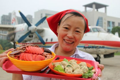 南航食堂大媽曬美食為學校出“怪招”爭奪生源 南航食堂大媽曬美食為學校出“怪招”爭奪生源